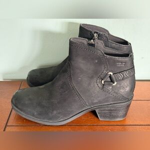 Teva Women’s Black Waterproof Leather Foxy Block Heel Boot Booties Size 8